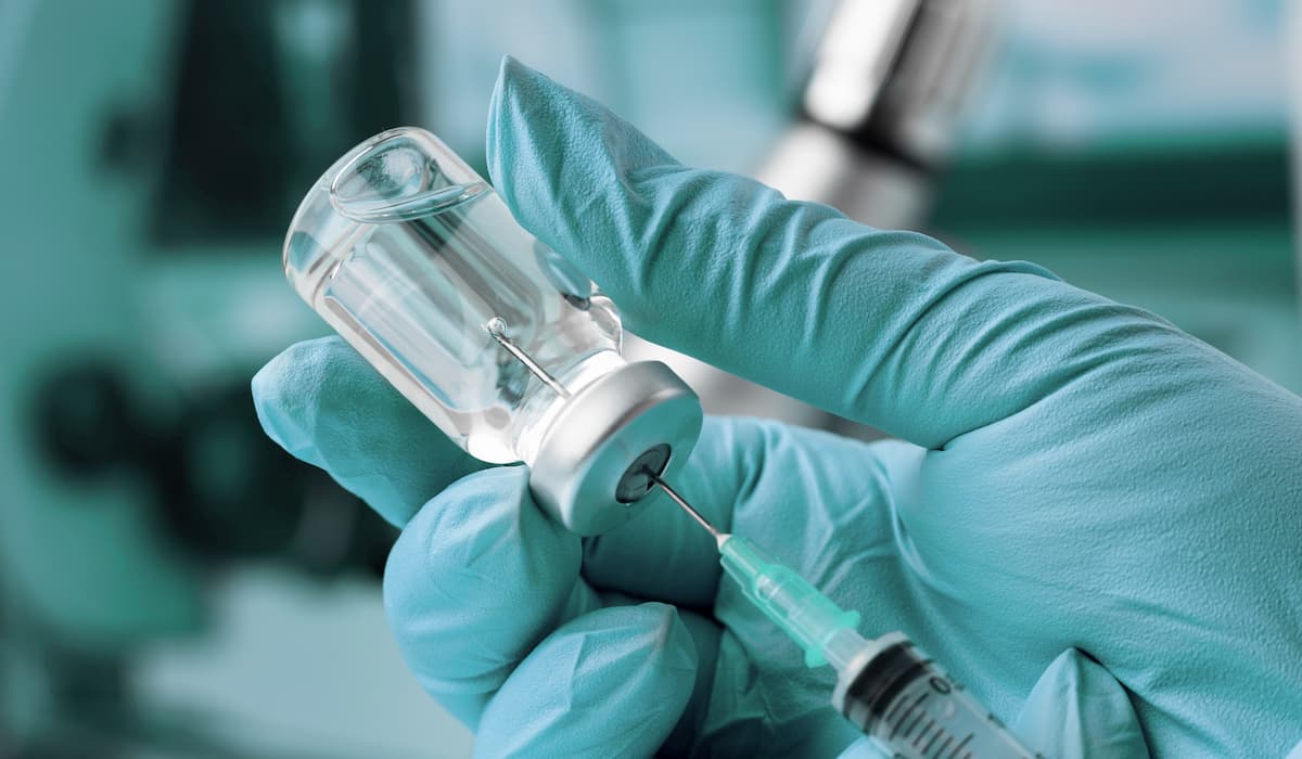 Behandlung von Netzhaut- und Makulaerkrankungen mit IVOM